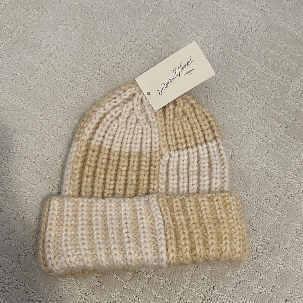 Universal Thread Chunky Knit Beanie in Cream and Tan
